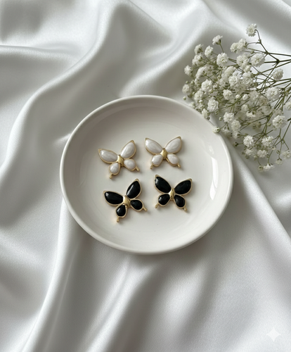 گوشواره میخی پروانه ای مینا کاری با فریم طلایی